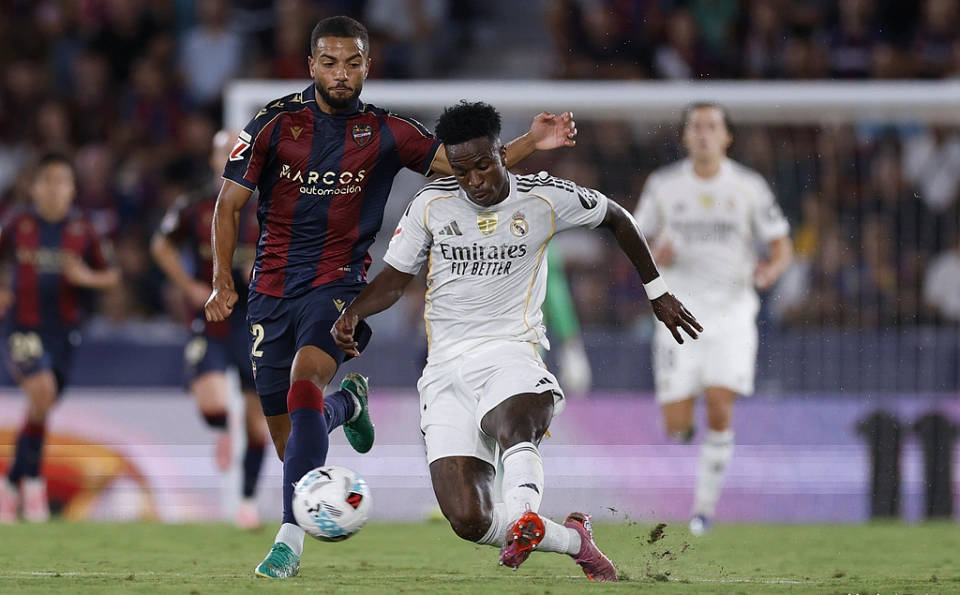 阵莱万特, 阿隆索善于, 之前有人认