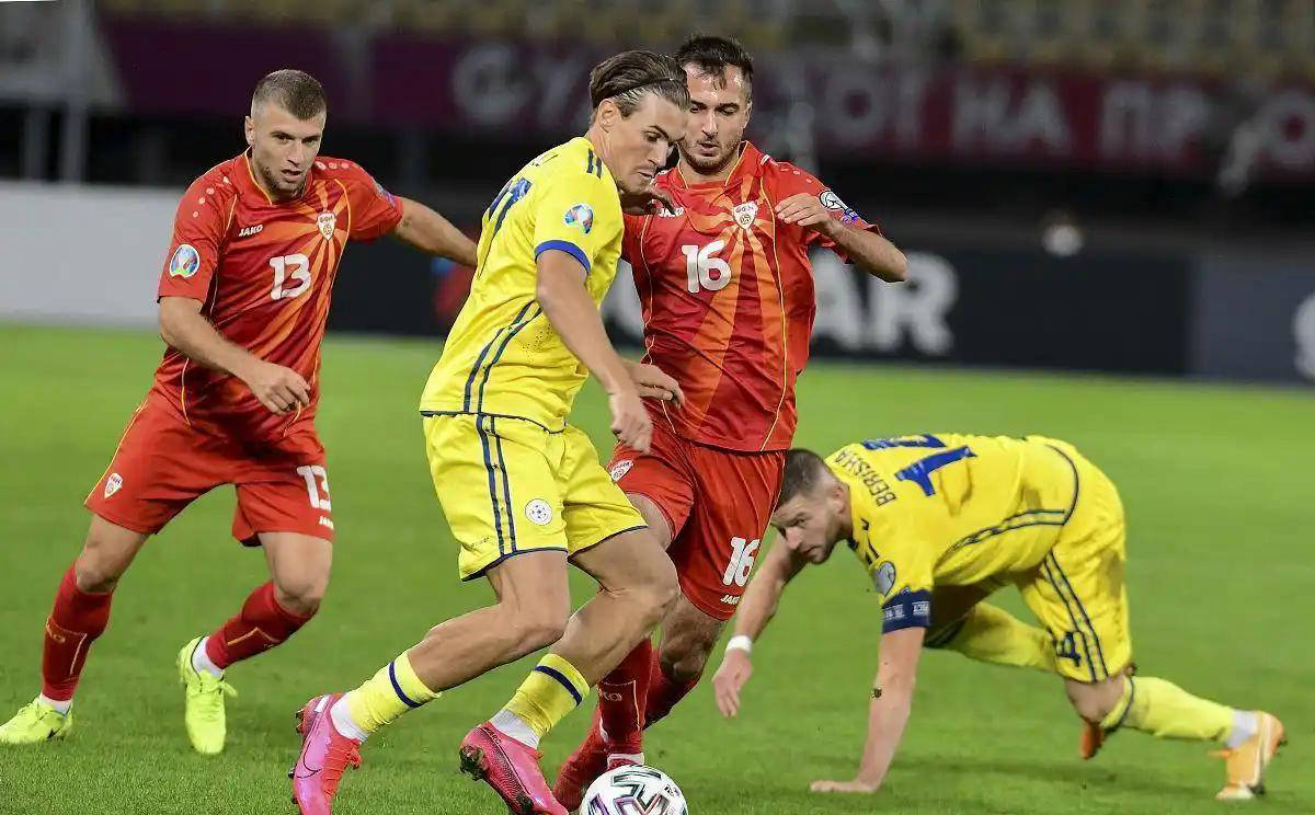 轻松击败对, adcea, S哈萨克斯